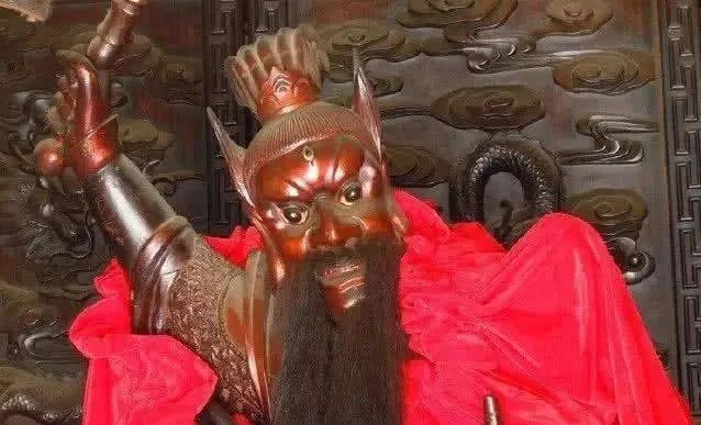 举头三尺有神明，神明能否提前阻止人们作恶？